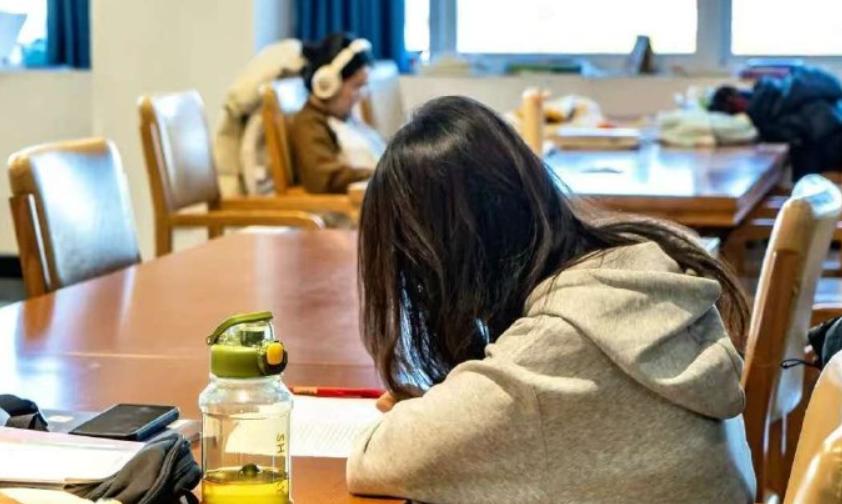 7 câu nói của người thiếu kỹ năng cảm xúc tại nơi làm việc: Nguyên nhân khiến quan hệ đồng nghiệp xấu đi - Ảnh 2.