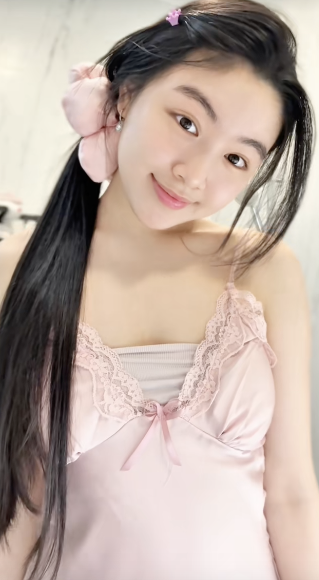 Lọ Lem Tái Xuất Sau Thời Gian Im Lặng Trên Mạng Xã Hội - Ảnh 4.