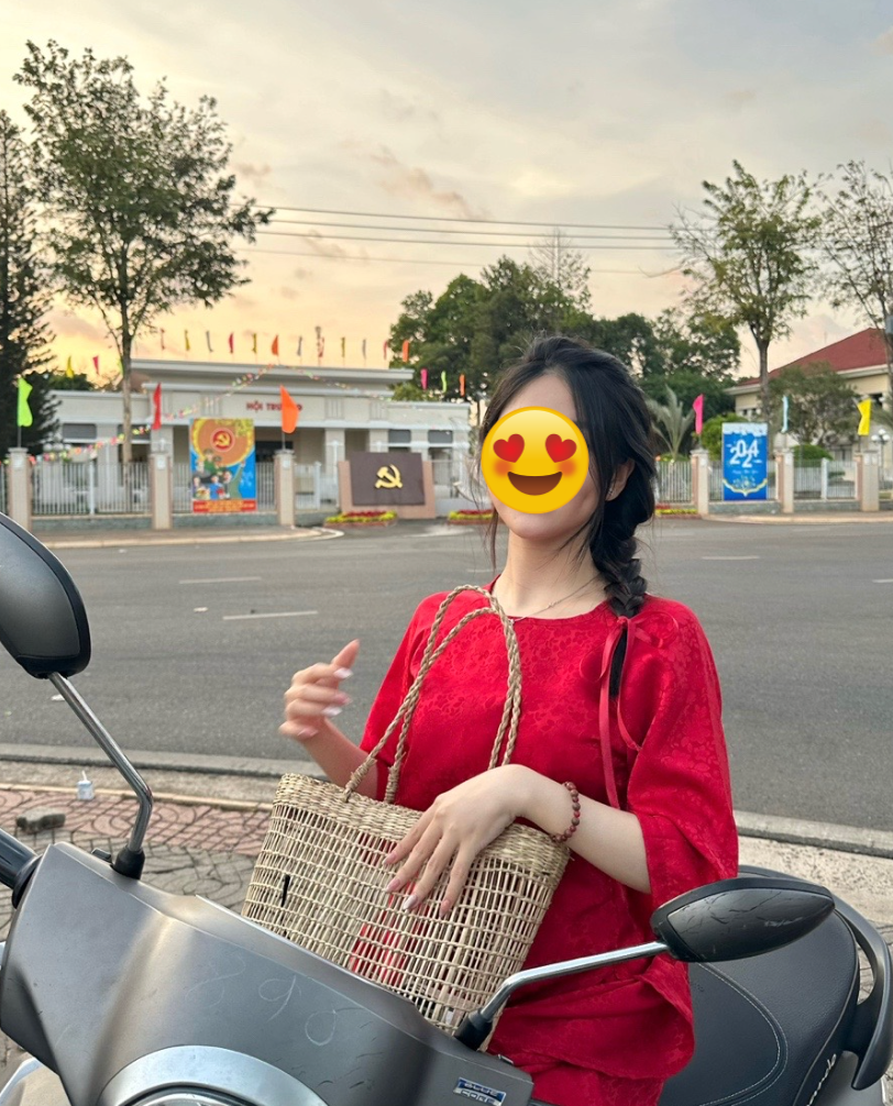 Cô gái bí ẩn trong lòng Lê Tuấn Khang - Ảnh 2.
