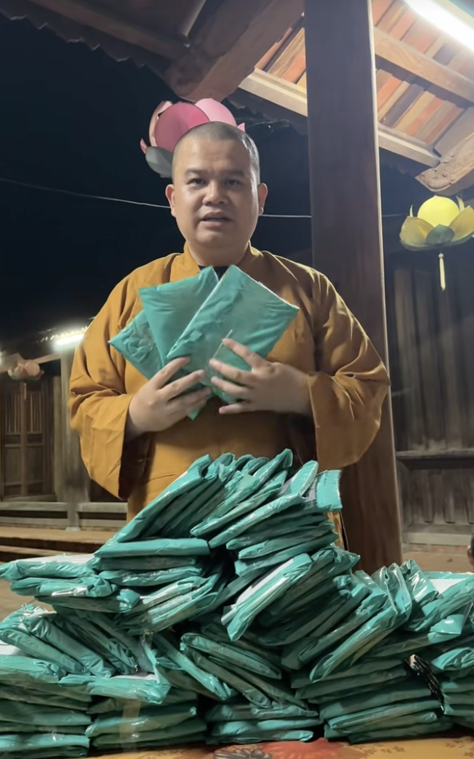 Sư Thầy Livestream Bán Hàng Nổi Bật Xuất Hiện Trên Bản Tin - Ảnh 3.