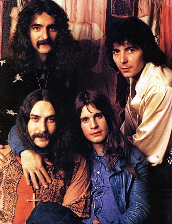 Ban nhạc Black Sabbath. Từ bên trái theo chiều kim đồng hồ: Geezer Butler, Bill Ward, Ozzy Osbourne và Tony Iommi. Ảnh: Redferns
