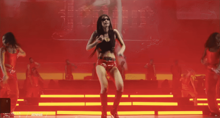 Jennie diễn như 'lên đồng' ở Coachella tuần 2: Live tốt hơn hẳn, nhảy cực 'cháy' khiến MXH Hàn bùng nổ!- Ảnh 9.