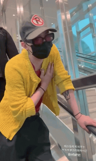 G-Dragon tại sân bay Nội Bài