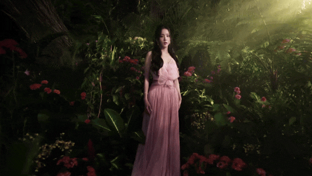 Jisoo trong MV Your Love