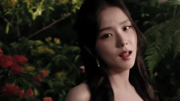 Jisoo trong MV Your Love