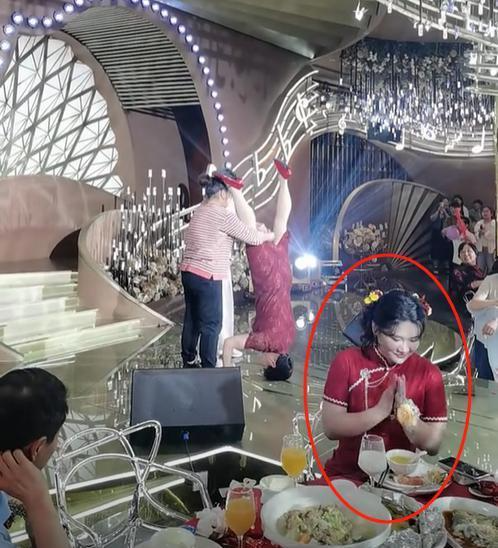 Màn biểu diễn bất ngờ của mẹ chồng trong đám cưới khiến con dâu xấu hổ- Ảnh 6.