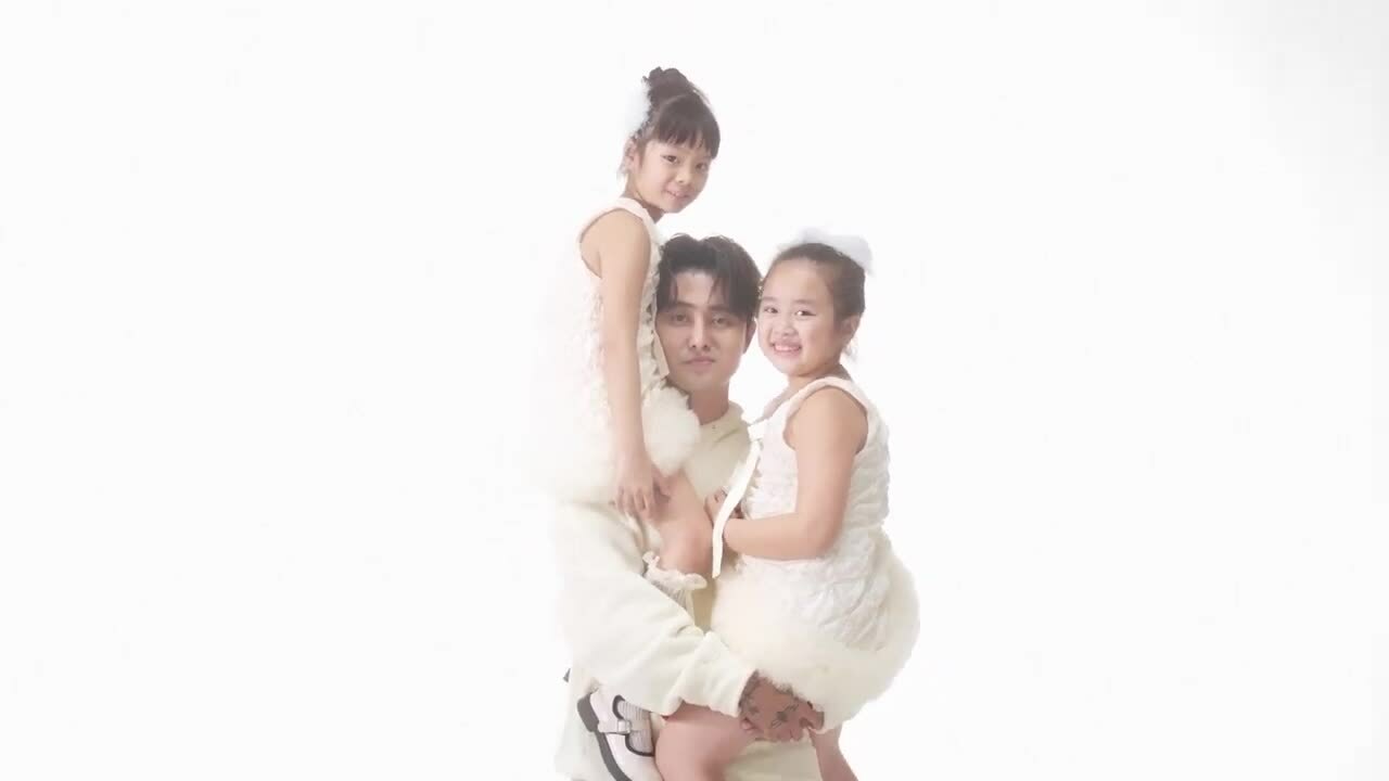 Đạt G hát 'Con gái ba'