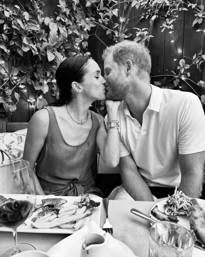 Meghan Markle đăng ảnh vợ chồng hạnh phúc dịp Valentine năm nay. Ảnh: Instagram/ Meghan