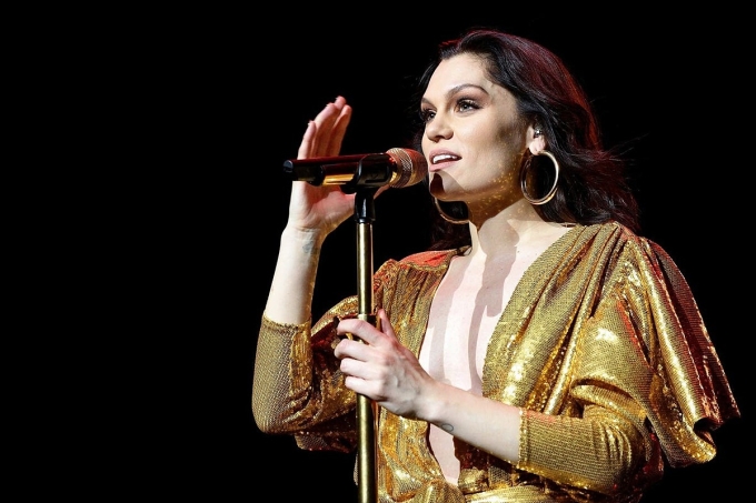 Jessie J biểu diễn tại nhà hát Royal Albert Hall, London, năm 2018.
