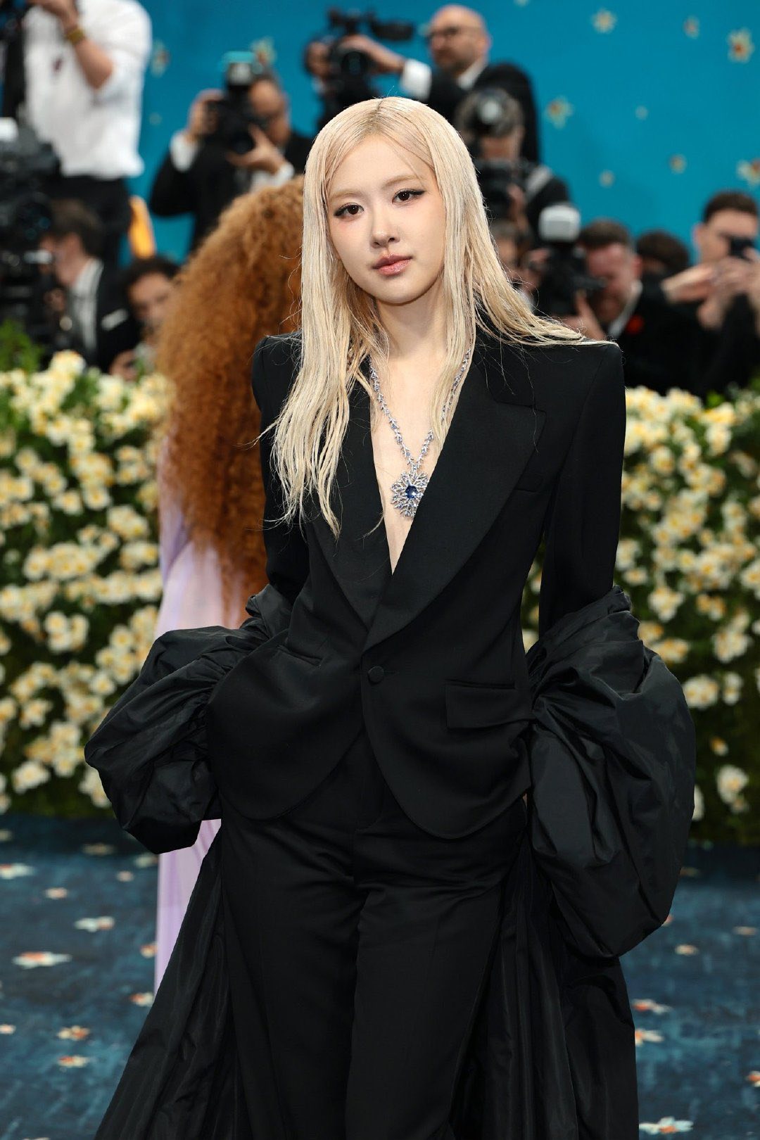 Jisoo - Người Đứng Ngoài Cuộc Chơi Quốc Tế Của BLACKPINK - Ảnh 12.