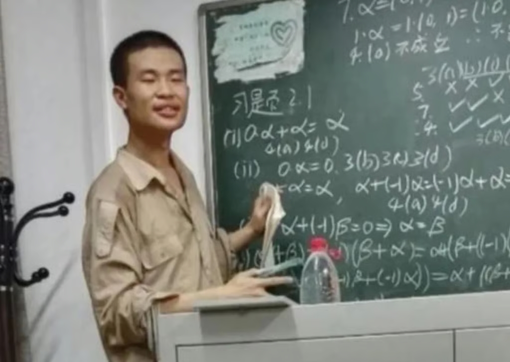 3 Đồ Vật Không Thể Thiếu Của Thiên Tài Toán Học: Những Điều Đơn Giản Nhưng Đầy Ý Nghĩa - Ảnh 5.
