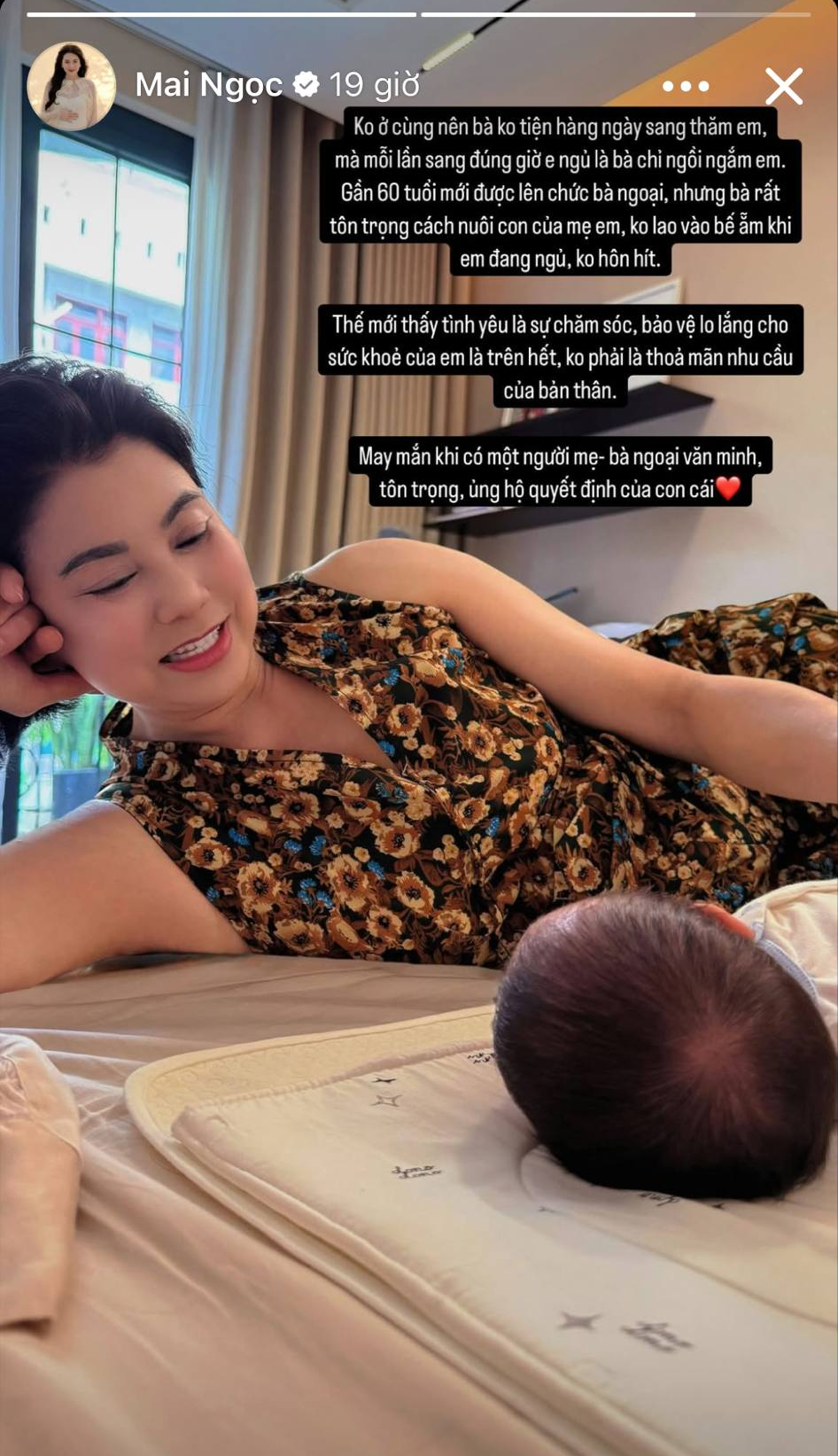 Mẹ Mai Ngọc thăm cháu, hành động tinh tế khiến fan ngưỡng mộ