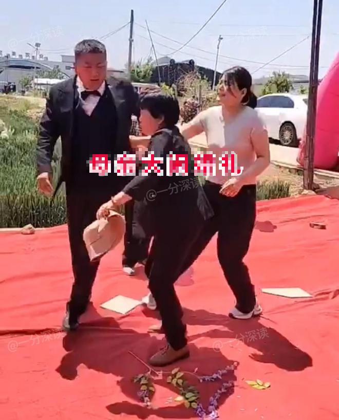 Chàng trai 32 tuổi bí mật kết hôn với người phụ nữ 52 tuổi, mẹ tức giận phá đám cưới - Ảnh 1.
