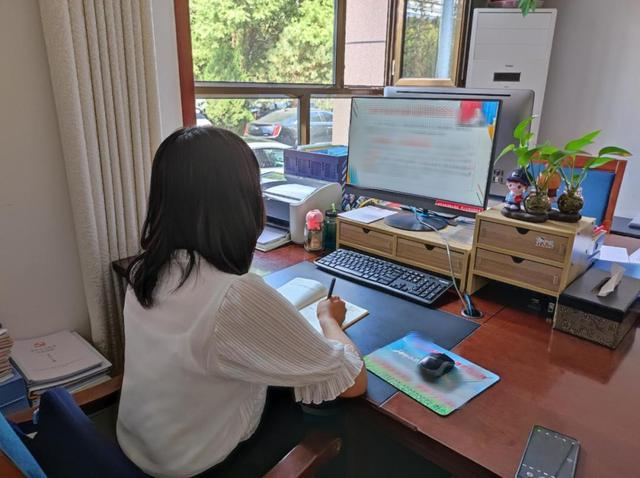 Nữ kế toán với lương 10 triệu đồng nhưng chi tiêu 7 tỷ đồng/năm: Cảnh sát phát hiện 61 tỷ đồng trong tài khoản - Ảnh 1.