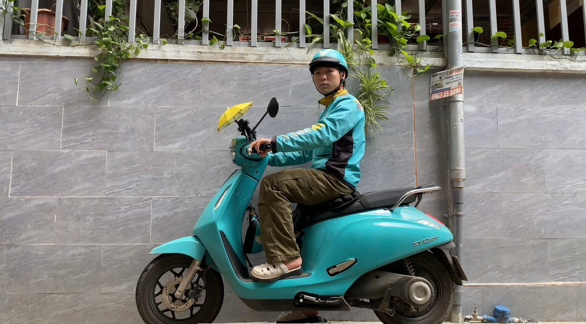 Từ Cử Nhân IT đến Tài Xế Xe Ôm: Hành Trình Tìm Kiếm Độc Lập Tài Chính - Ảnh 1.