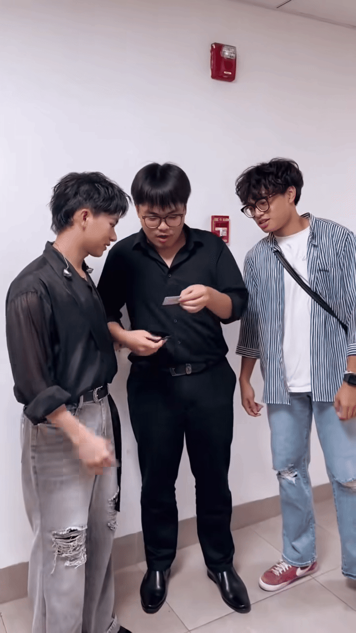 Khoảnh khắc hài hước giữa Bùi Công Nam và Bi Béo