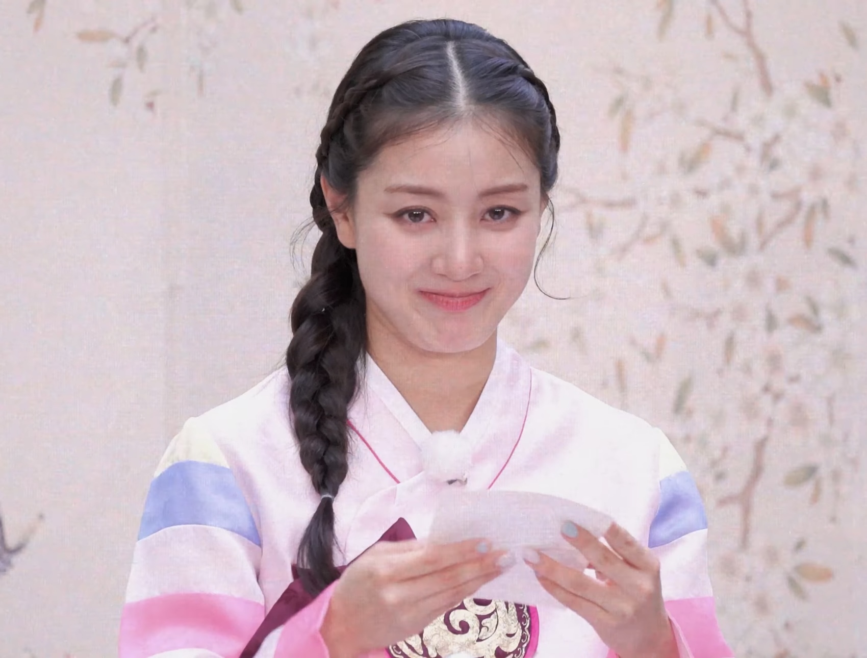 Jihyo trong bữa tiệc kỷ niệm 20 năm - Ảnh 1.