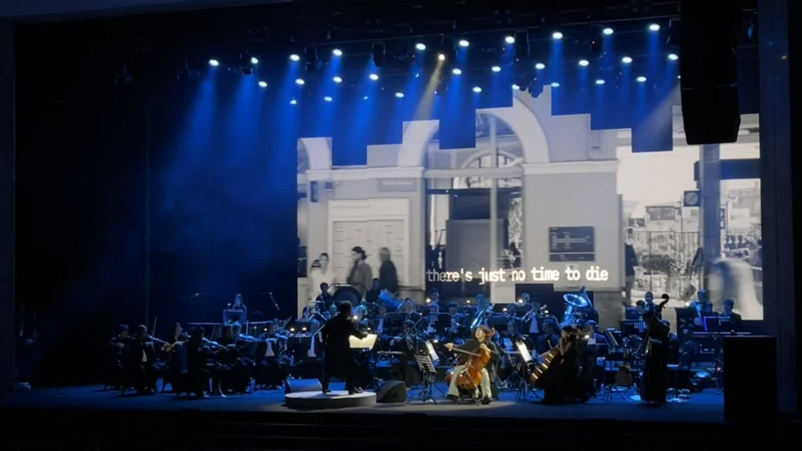 Trích đoạn nhạc phim 'No time to die'. Video: Khánh Linh