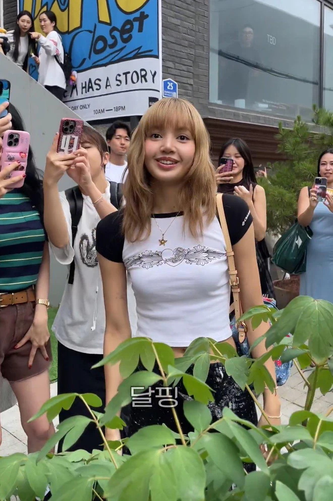 Tình hình sức khỏe của Lisa trước sự trở lại của BLACKPINK - Ảnh 3.