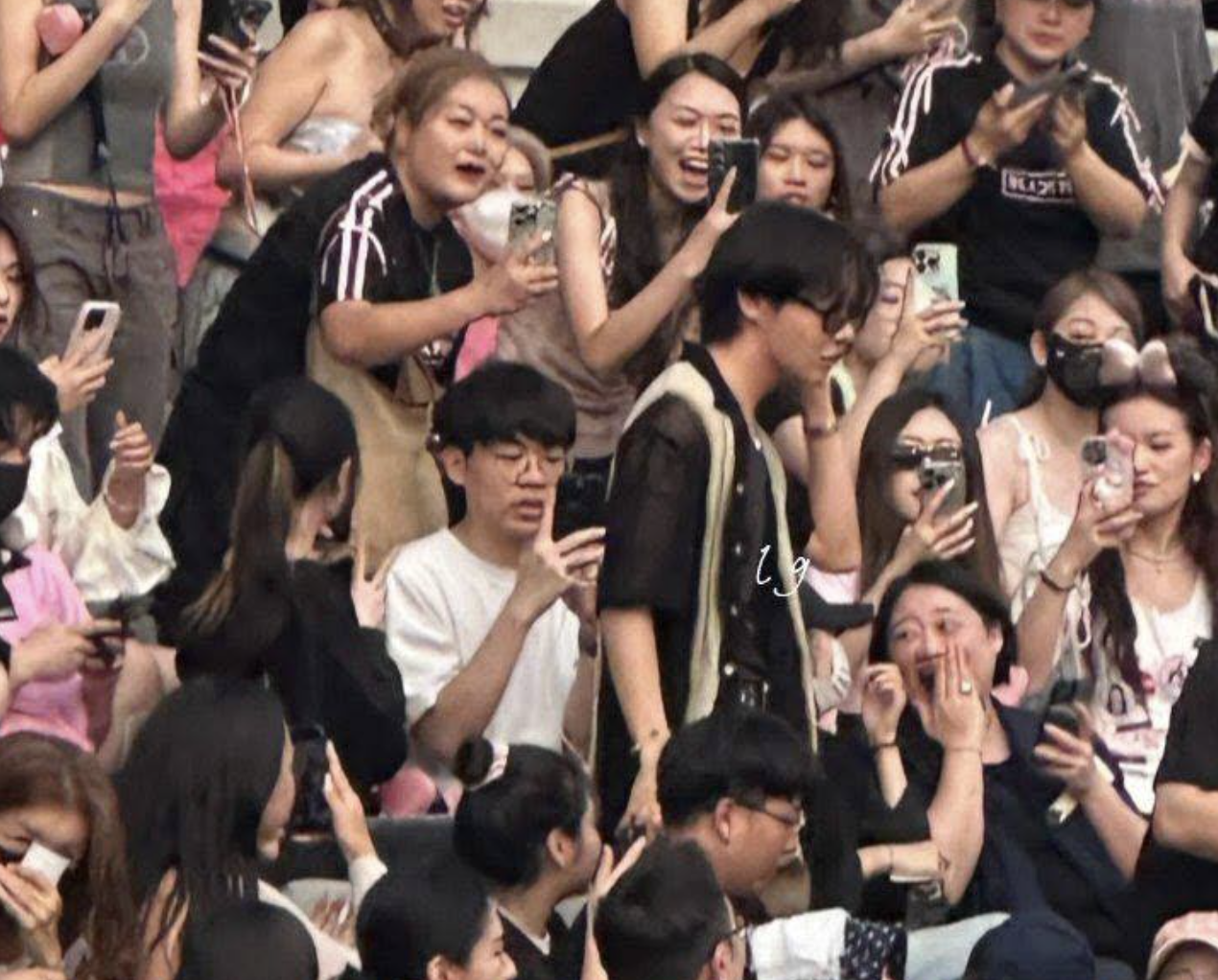j-hope tại concert BLACKPINK