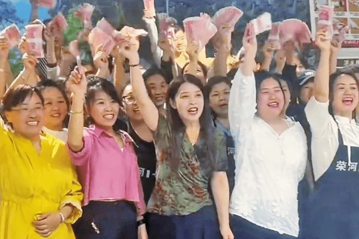 Chân dung người sáng lập chuỗi siêu thị nổi tiếng với khoản thưởng 35 tỷ đồng cho nhân viên - Ảnh 1.