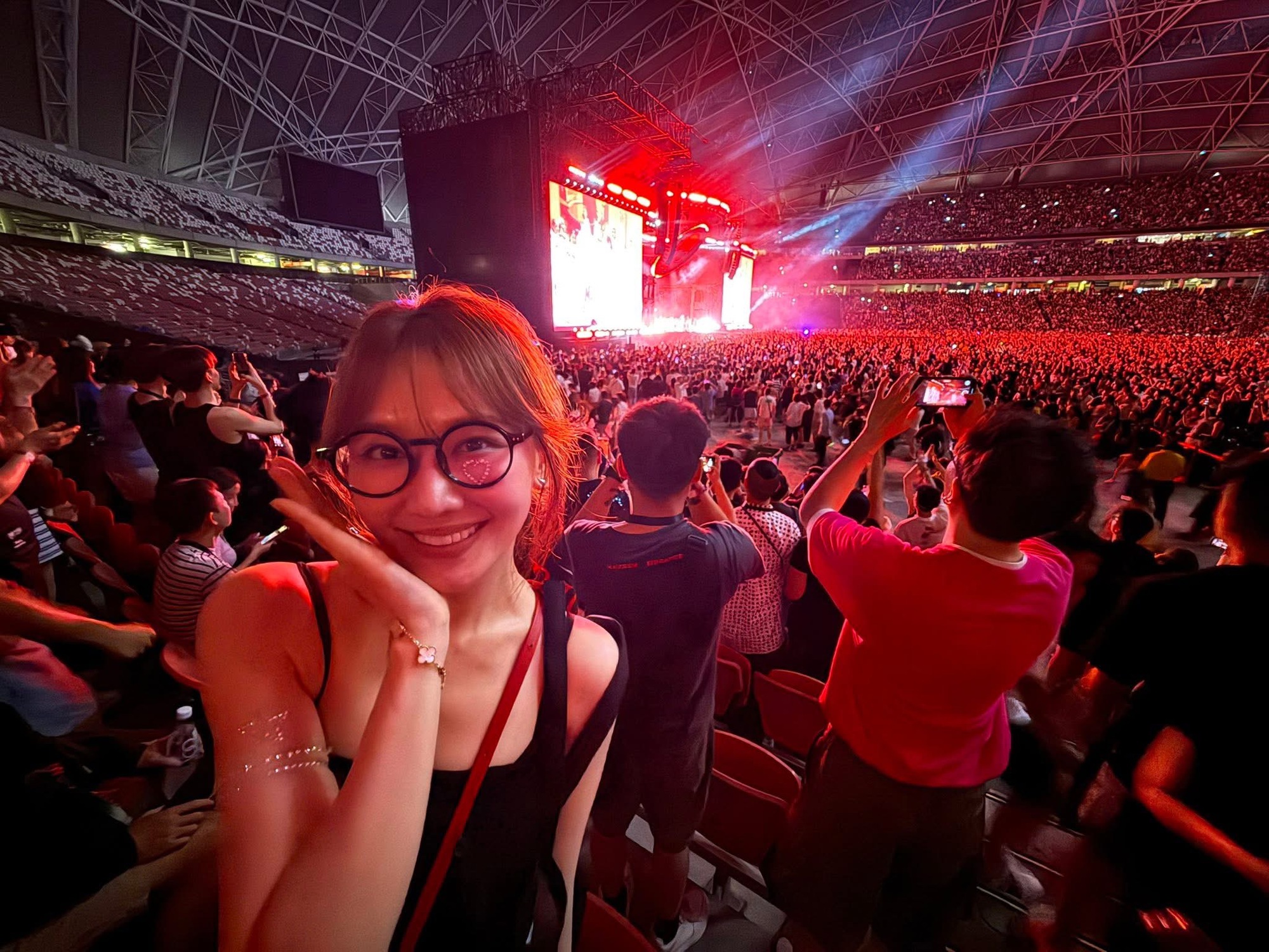 Dàn sao Việt đua nhau check-in concert Lady Gaga: Văn Mai Hương bị cười chê, Trấn Thành thì khóc- Ảnh 3.