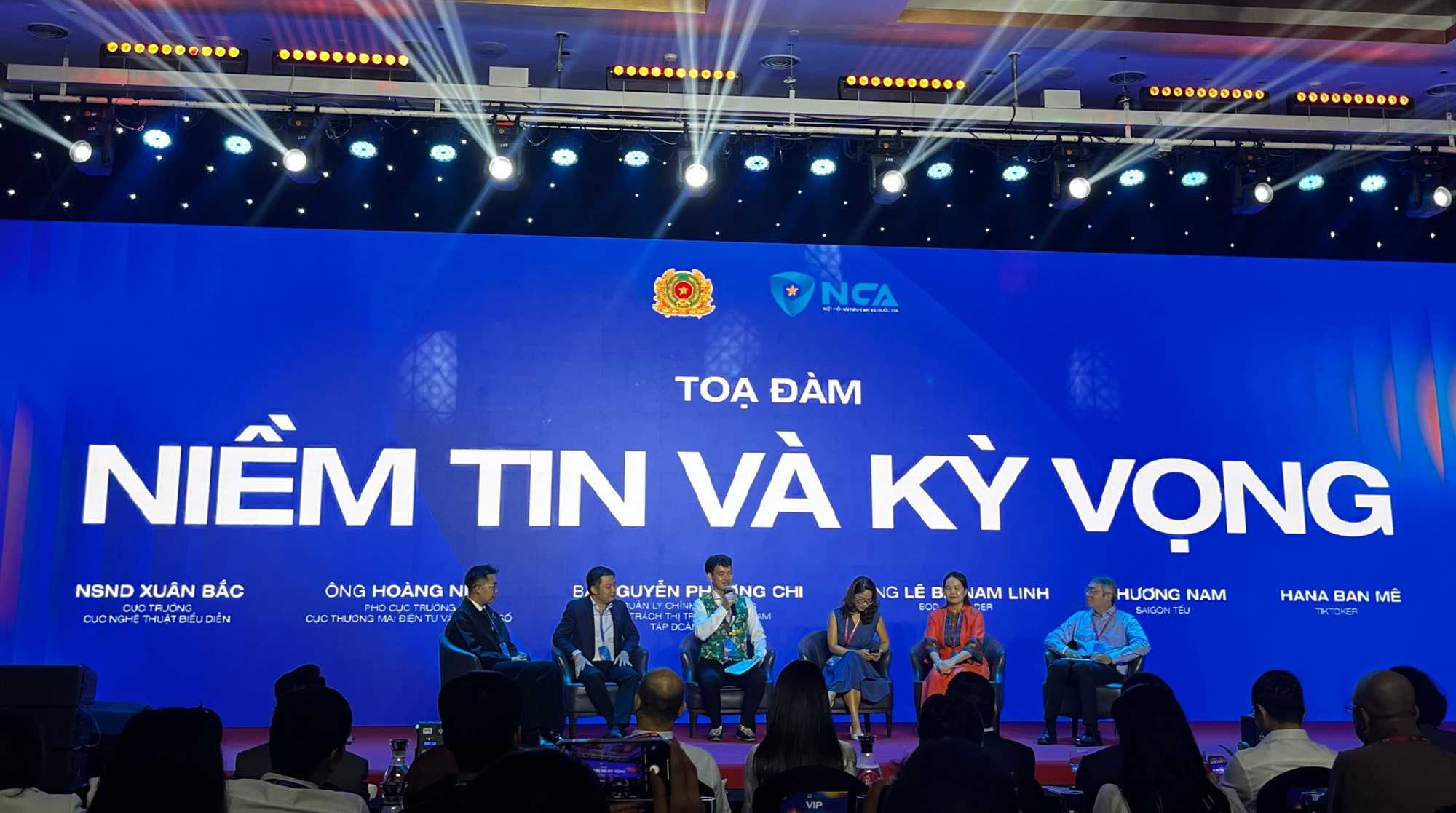 Cục trưởng Xuân Bắc gặp tình huống khó xử khi gọi điện cho người lạ và nói: “Xin chào anh, tôi tên là Xuân Bắc”- Ảnh 1.