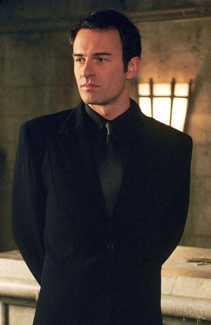 Julian McMahon trong Phép Thuật