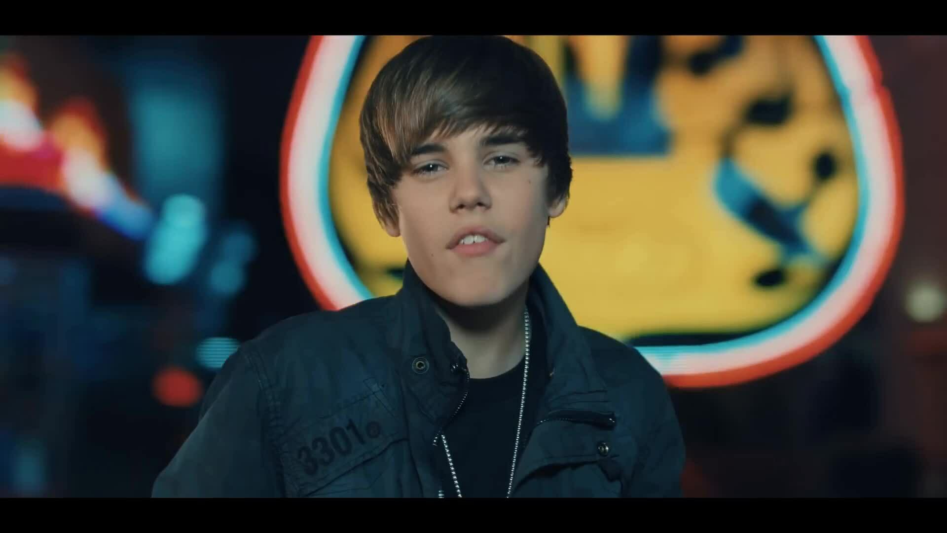 Justin Bieber hát 'Baby' lúc 15 tuổi