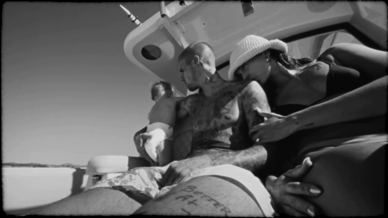 Justin Bieber ra mắt MV mới, con trai gây chú ý đặc biệt - Ảnh 1.
