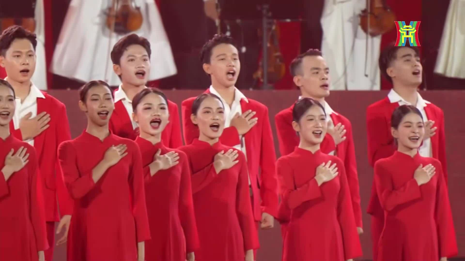 Khán giả hát Quốc ca tại concert
