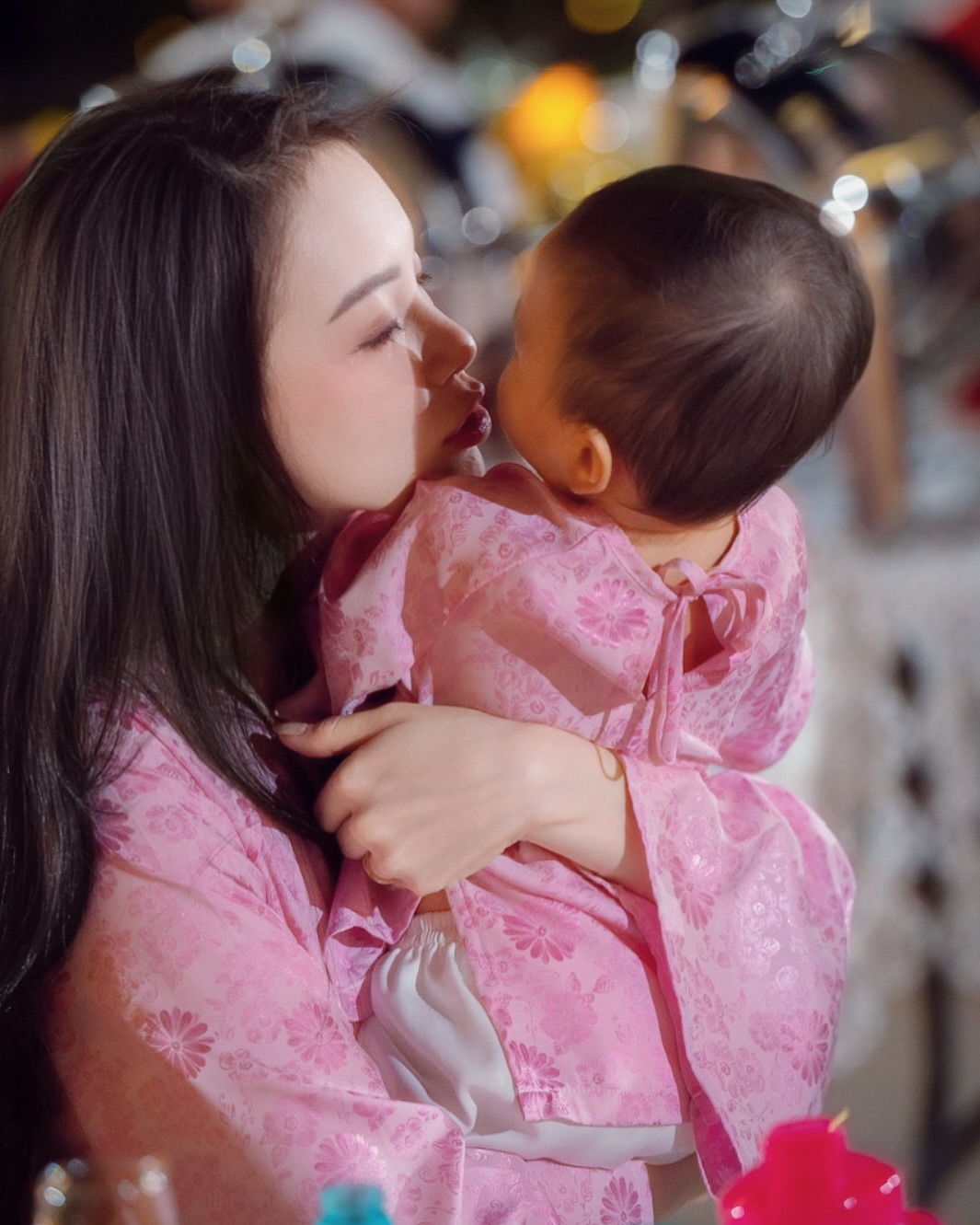Người đẹp chuyển mình từ showbiz thành phu nhân gia tộc thượng lưu: Hành trình làm mẹ và hỗ trợ chồng thiếu gia - Ảnh 3.