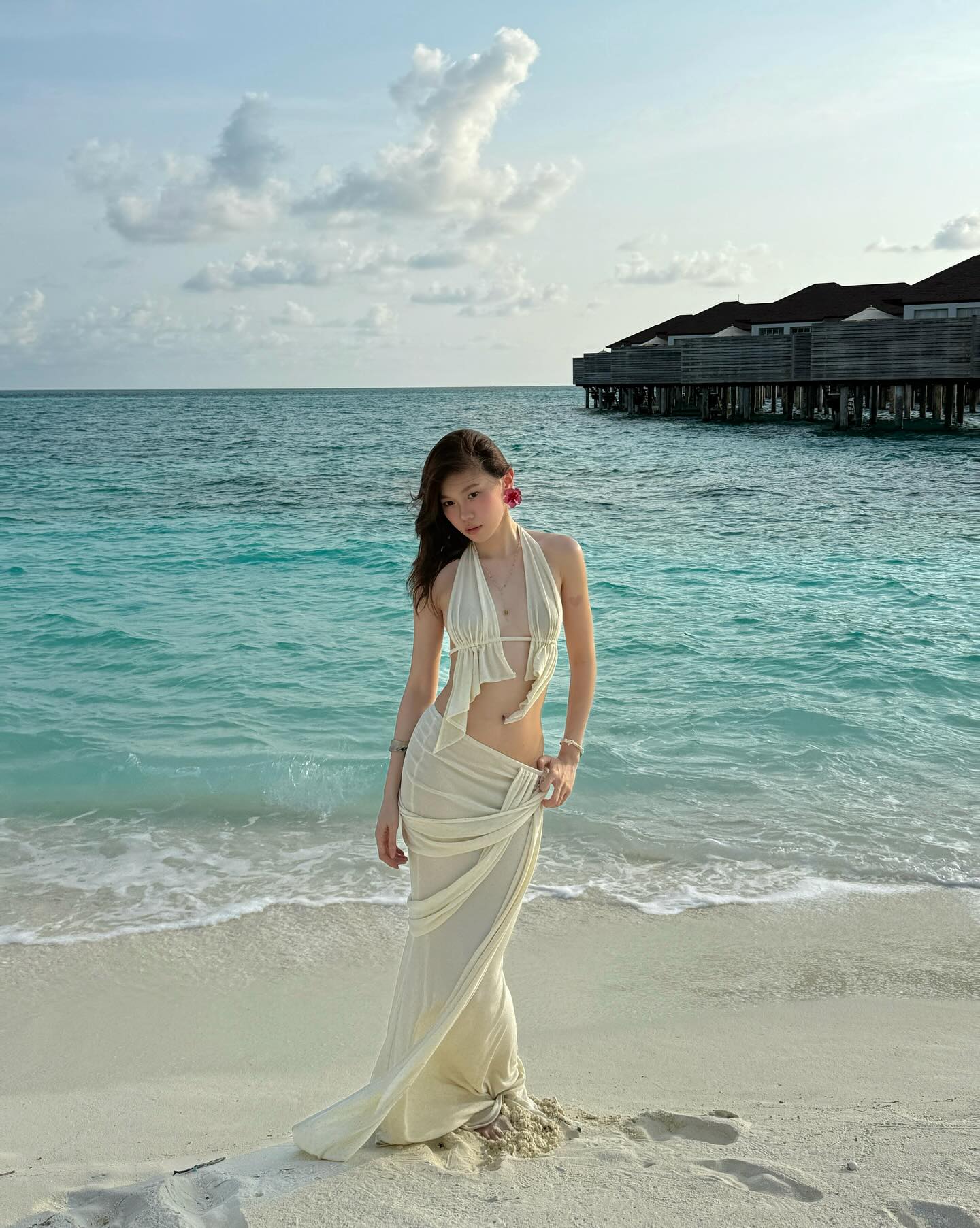 Bùng nổ mùa hè với bộ ảnh bikini nóng bỏng của dàn gái xinh nổi tiếng - Ảnh 6.