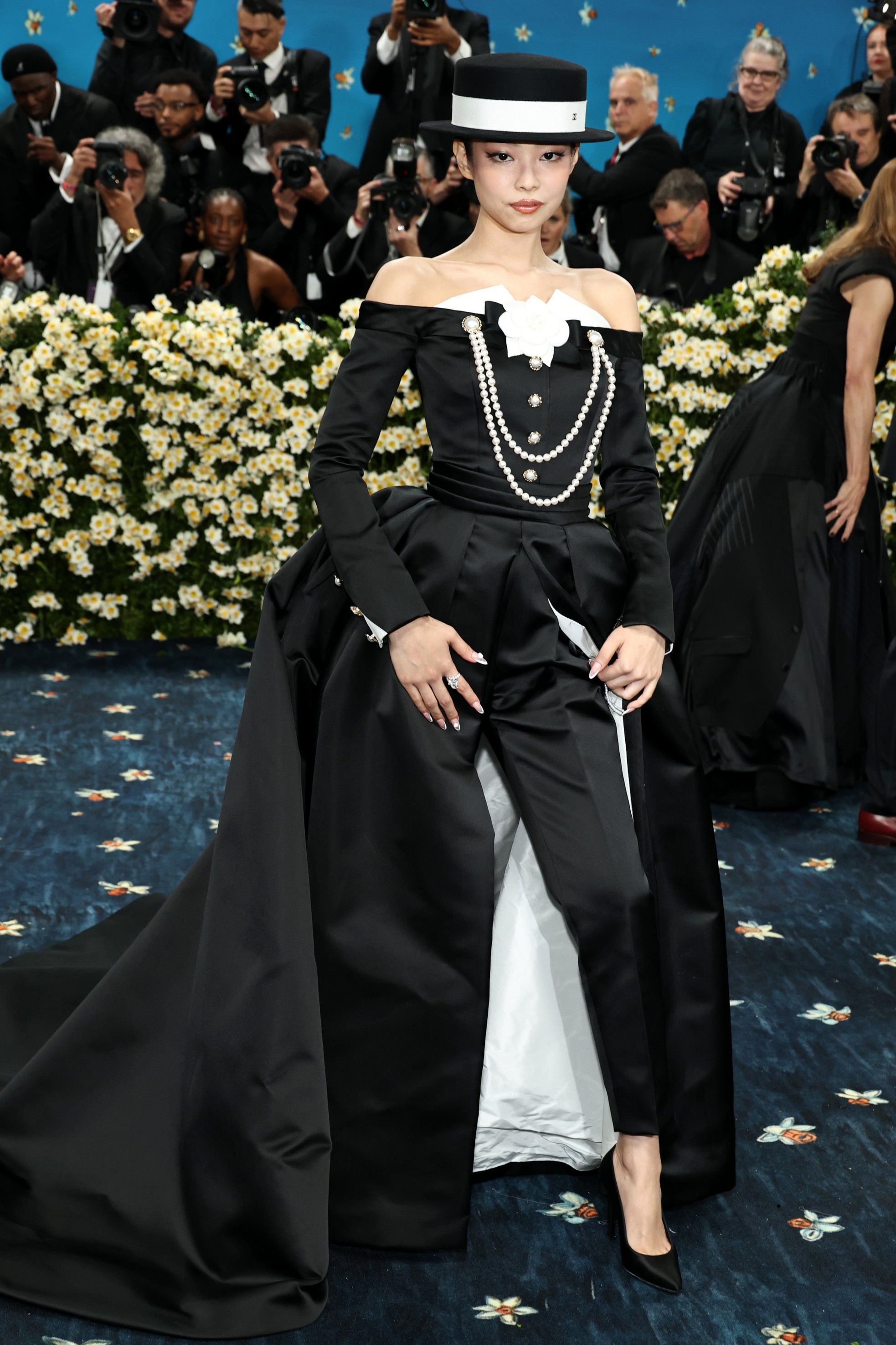 Bối cảnh không giống Met Gala 2025