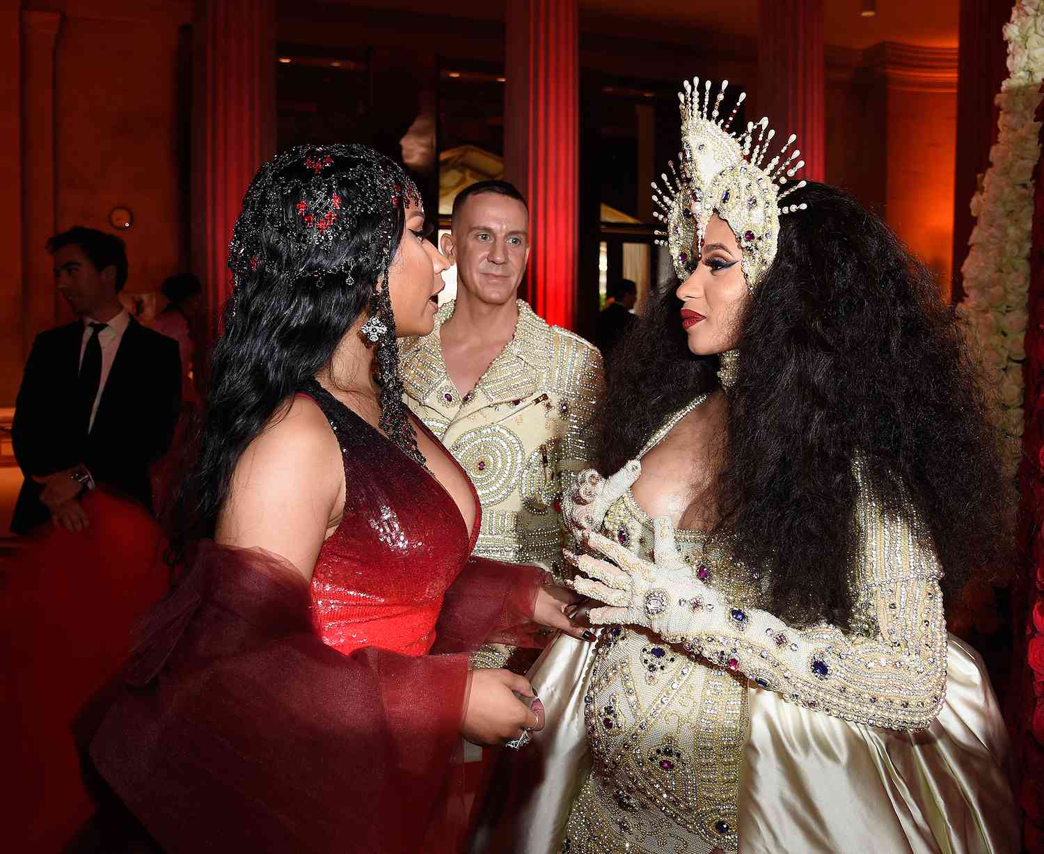 Cuộc Chiến Giữa Hai Nữ Rapper: Nicki Minaj và Cardi B Một Lần Nữa Khơi Mào Drama - Ảnh 8.