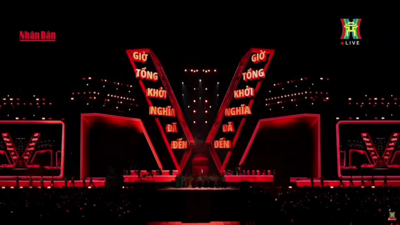 NSUT Đăng Dương, ca sĩ Tùng Dương hát 'Mười chín tháng Tám'
