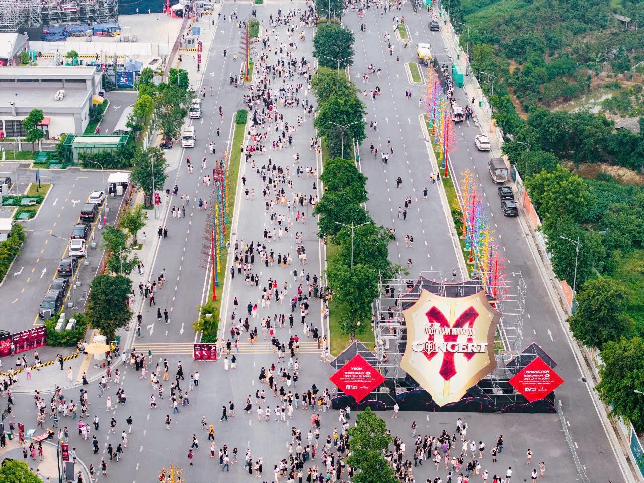 Concert 'Vượt Qua Khó Khăn' - Ảnh 1.