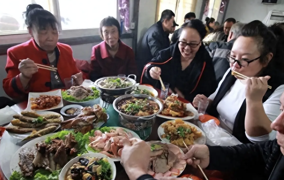 Người chú nhặt phế liệu và bài học về sự đánh giá con người - Ảnh 4.