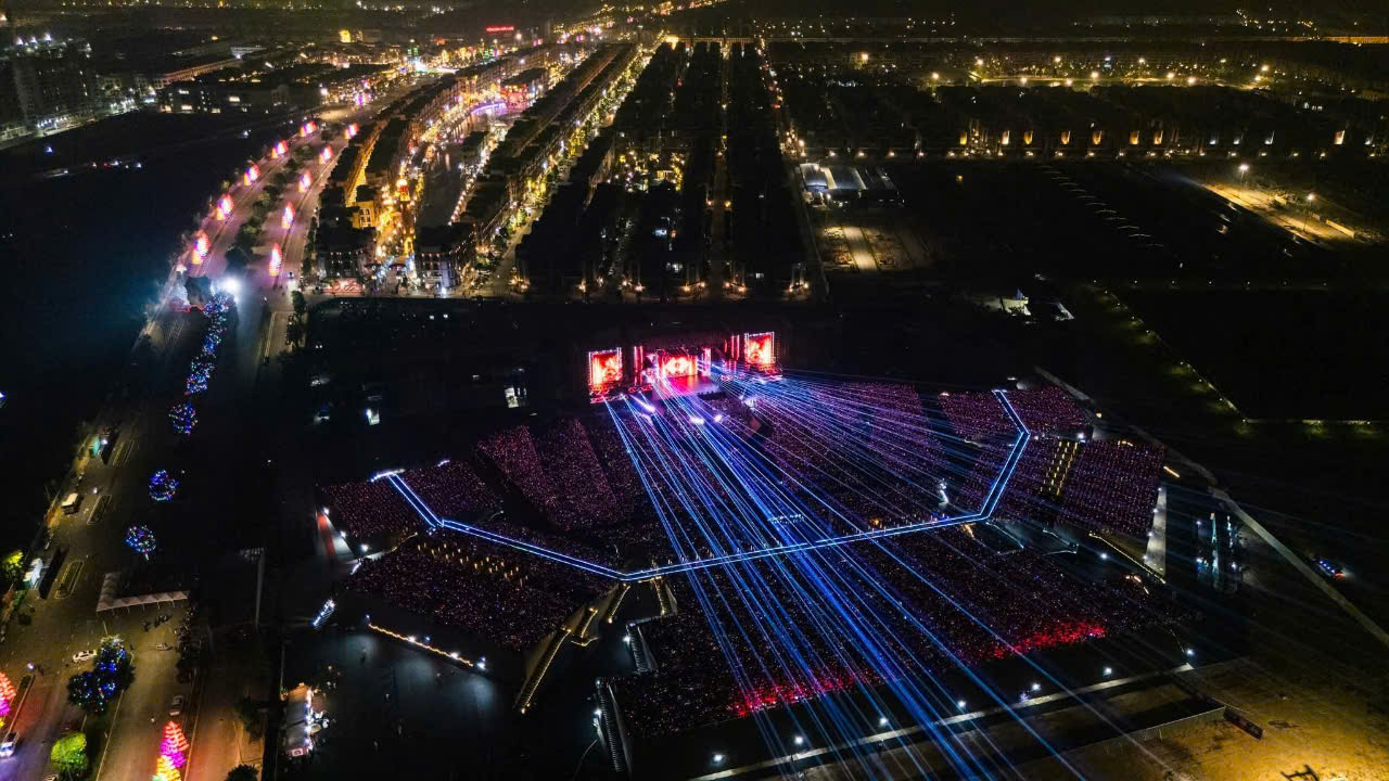 Concert 'Vượt Qua Khó Khăn' - Ảnh 2.