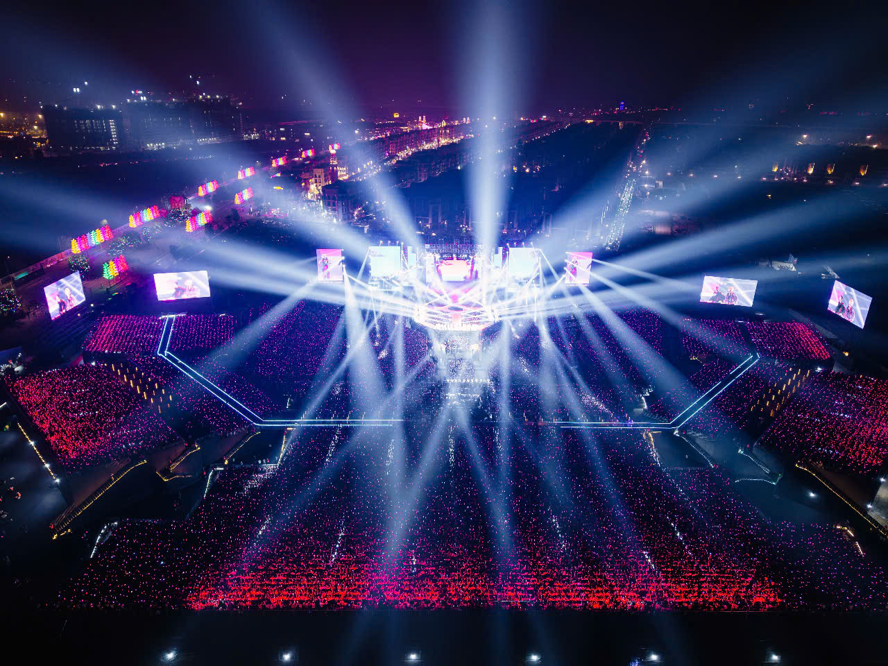 Concert 'Vượt Qua Khó Khăn' - Ảnh 3.