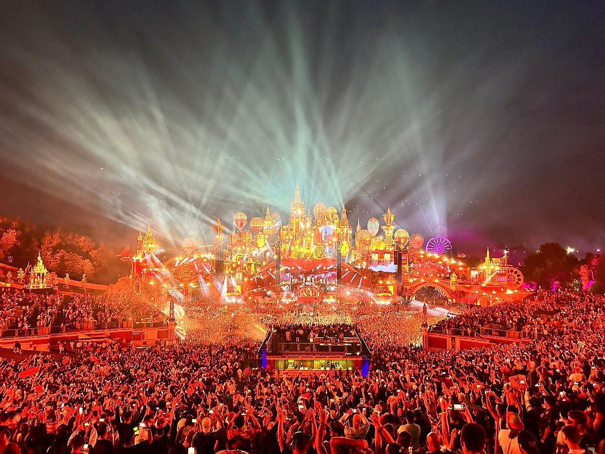 Sự cố cháy lớn tại lễ hội âm nhạc Tomorrowland, sân khấu chính bị thiêu rụi, hơn 100 nghìn fan lao đao- Ảnh 7.