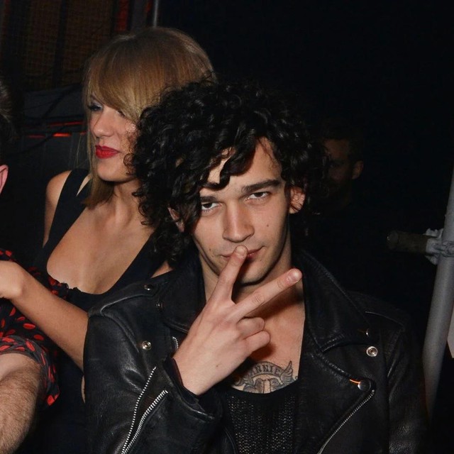 Hành động gây tranh cãi của người bạn thân Matty Healy - Ảnh 8.