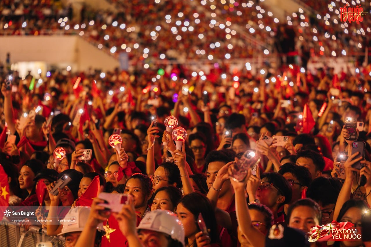Hơn 100 triệu trái tim chung một thần tượng - concert tuyệt vời nhất chỉ có thể là “concert quốc gia”- Ảnh 9.