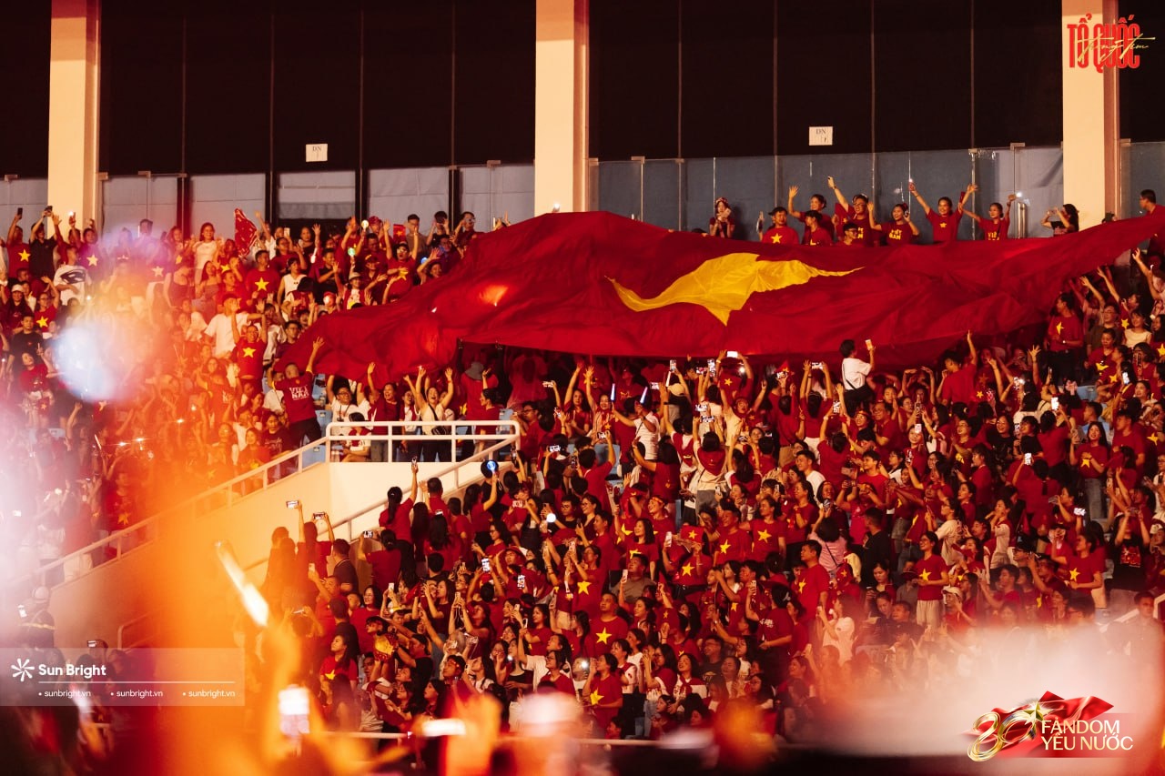 Hơn 100 triệu trái tim chung một thần tượng - concert tuyệt vời nhất chỉ có thể là “concert quốc gia”- Ảnh 7.