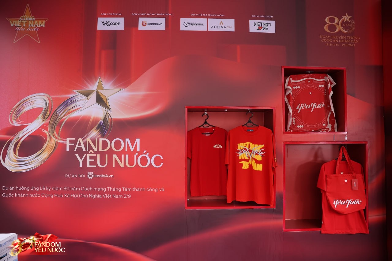 Khám Phá Sức Hút Của Gian Hàng Yêu Nước Tại Sự Kiện Nổi Bật Ở Hồ Gươm - Ảnh 2.