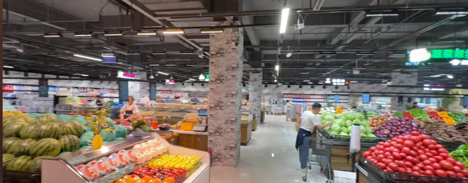 Chân dung người sáng lập chuỗi siêu thị nổi tiếng với khoản thưởng 35 tỷ đồng cho nhân viên - Ảnh 5.