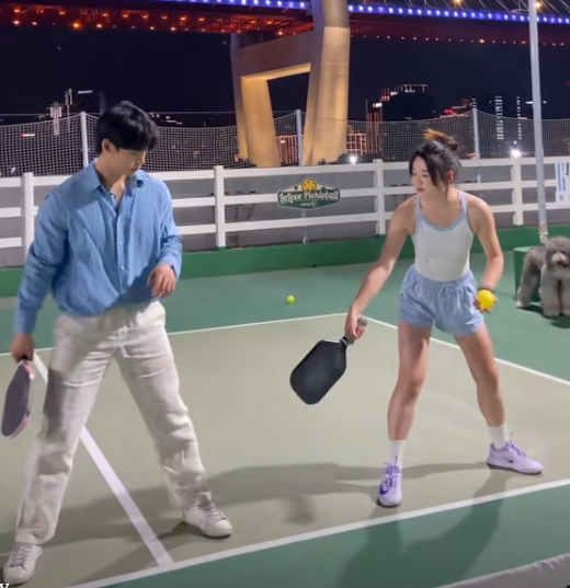Ghen tuông trong thế giới pickleball: Hành động ôm eo có phải là dấu hiệu cảnh báo? - Ảnh 3.