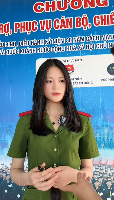 Nữ chiến sĩ Cảnh sát đặc nhiệm gây sốt với hành động hiến tóc đầy ý nghĩa - Ảnh 2.