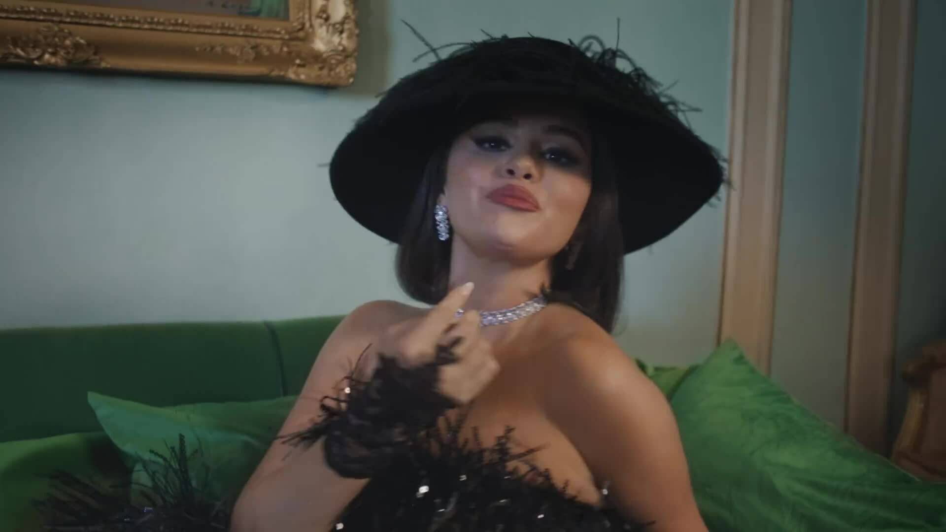 Selena Gomez - 'Love On'