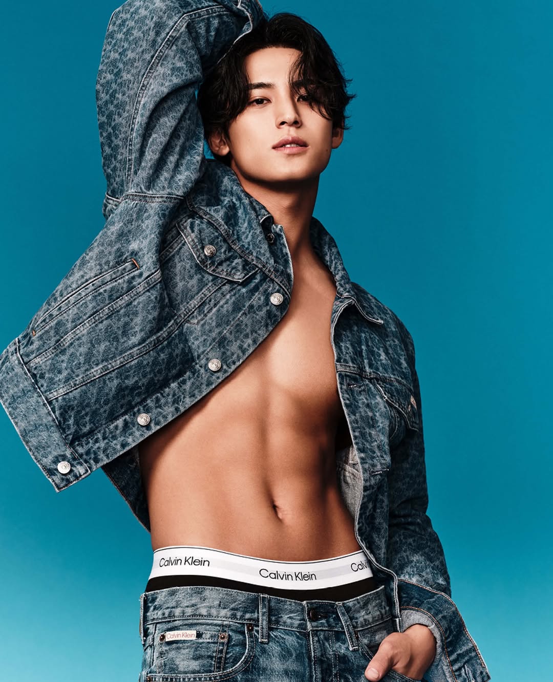 Mingyu gây sốt với hình ảnh cơ bắp ấn tượng